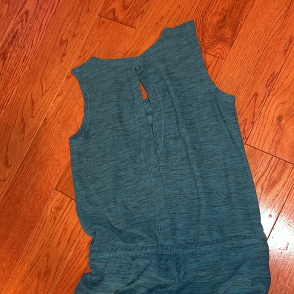 OLD NAVY ACTIVE ROMPER - Picture 3 of 4